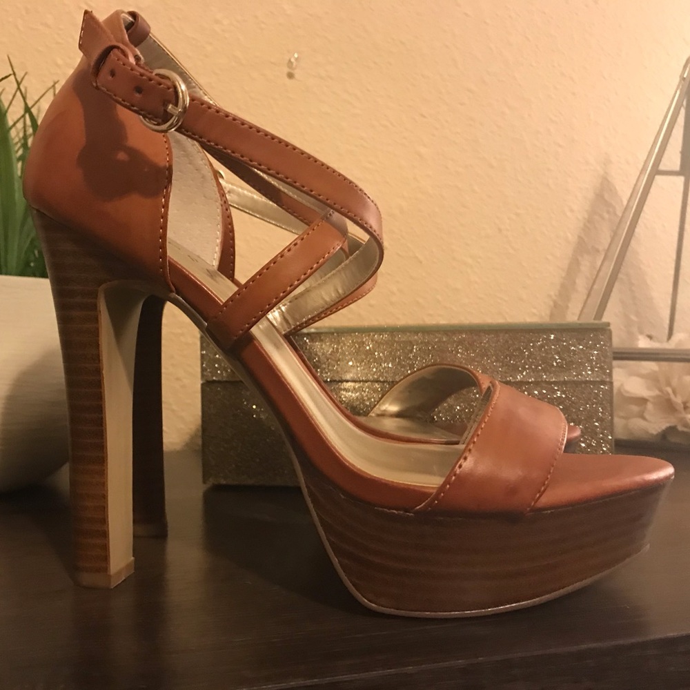 Cognac sandals by guess